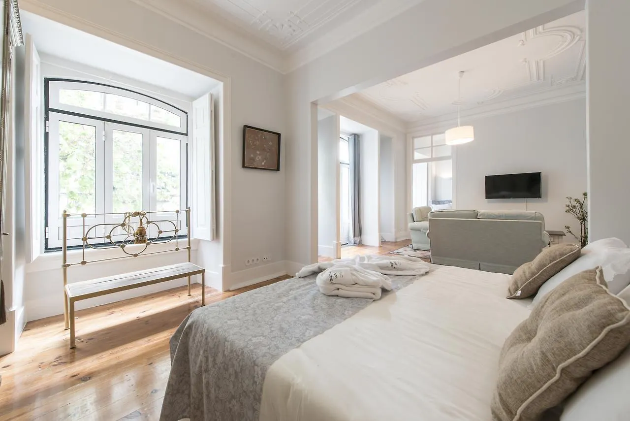 Lisbon Inn Lapa Suites Bed & Breakfast