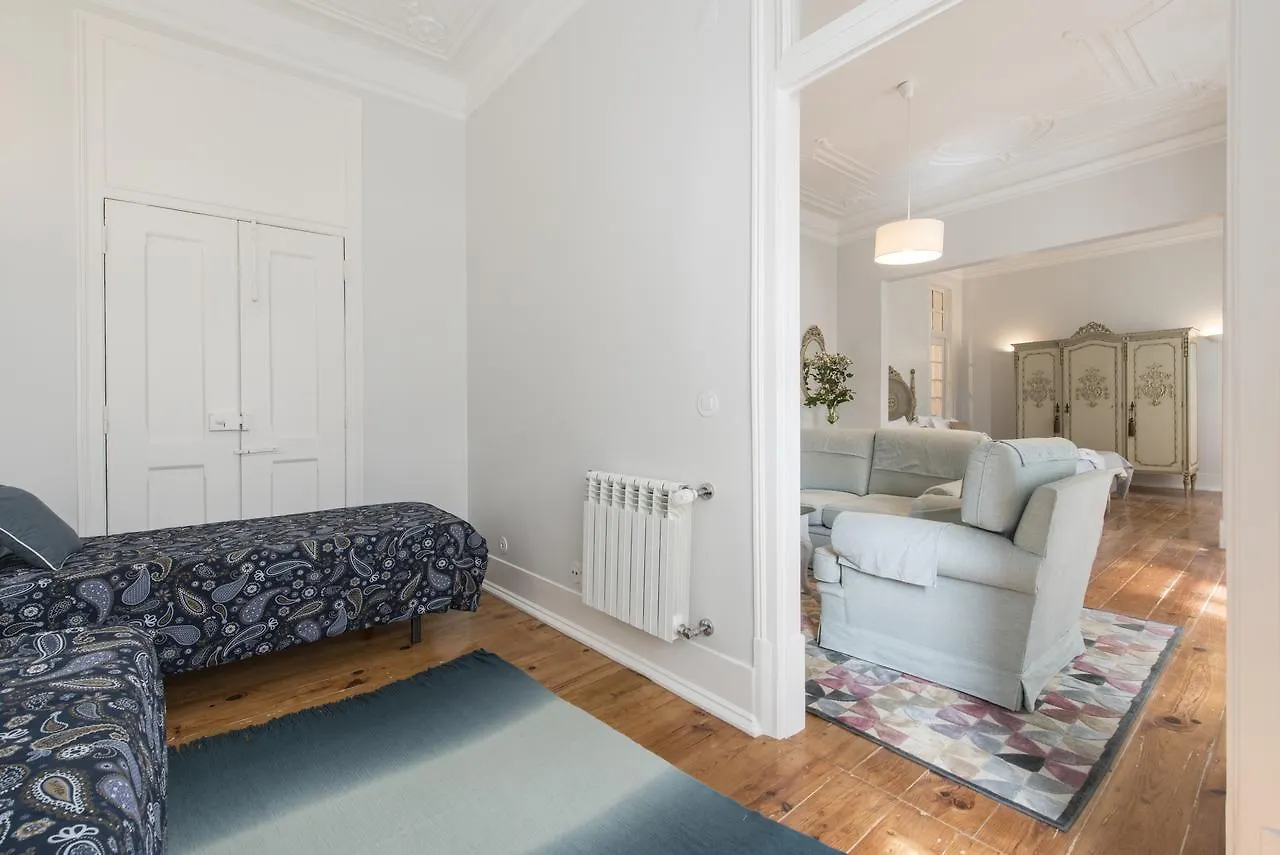 Lisbon Inn Lapa Suites Bed & Breakfast