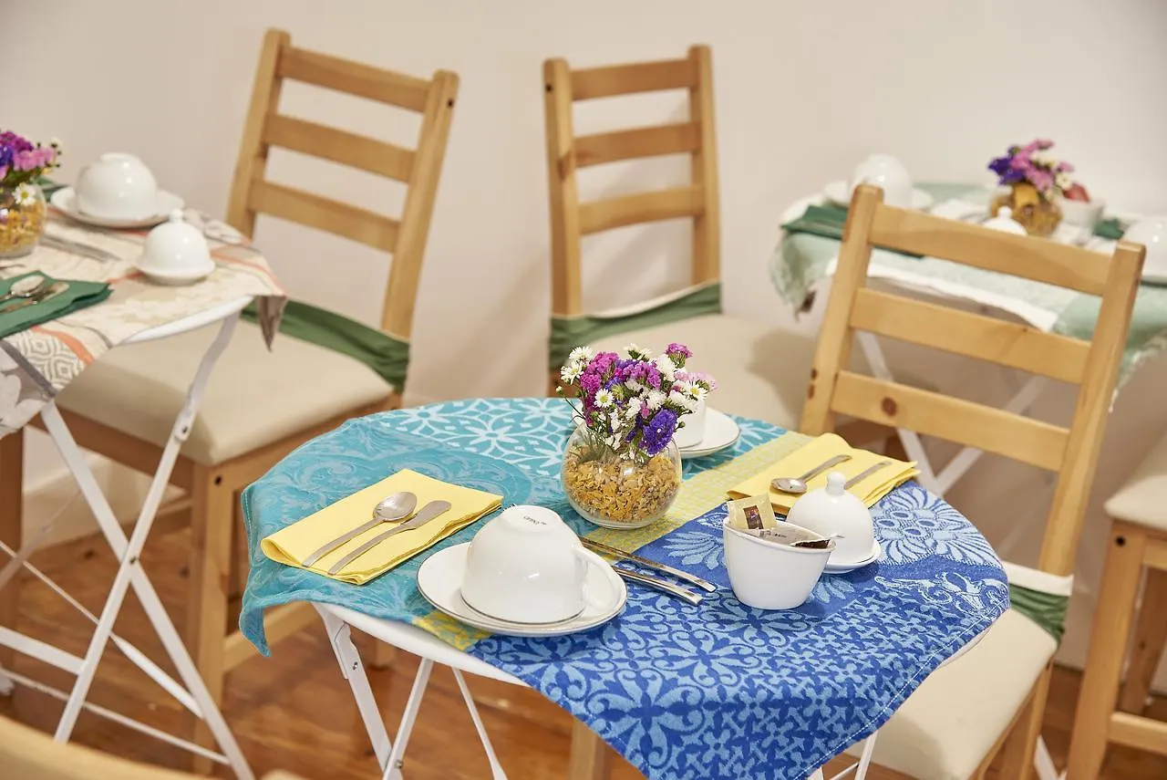 Lisbon Inn Lapa Suites Bed & Breakfast